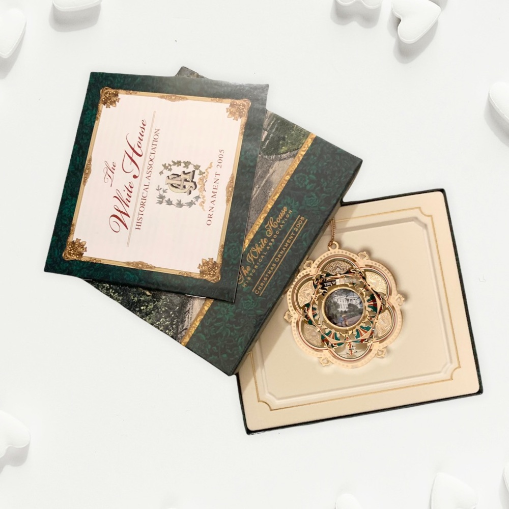 2005 WHITE HOUSE CHRISTMAS ORNAMENT, THE SOUTH FACADE